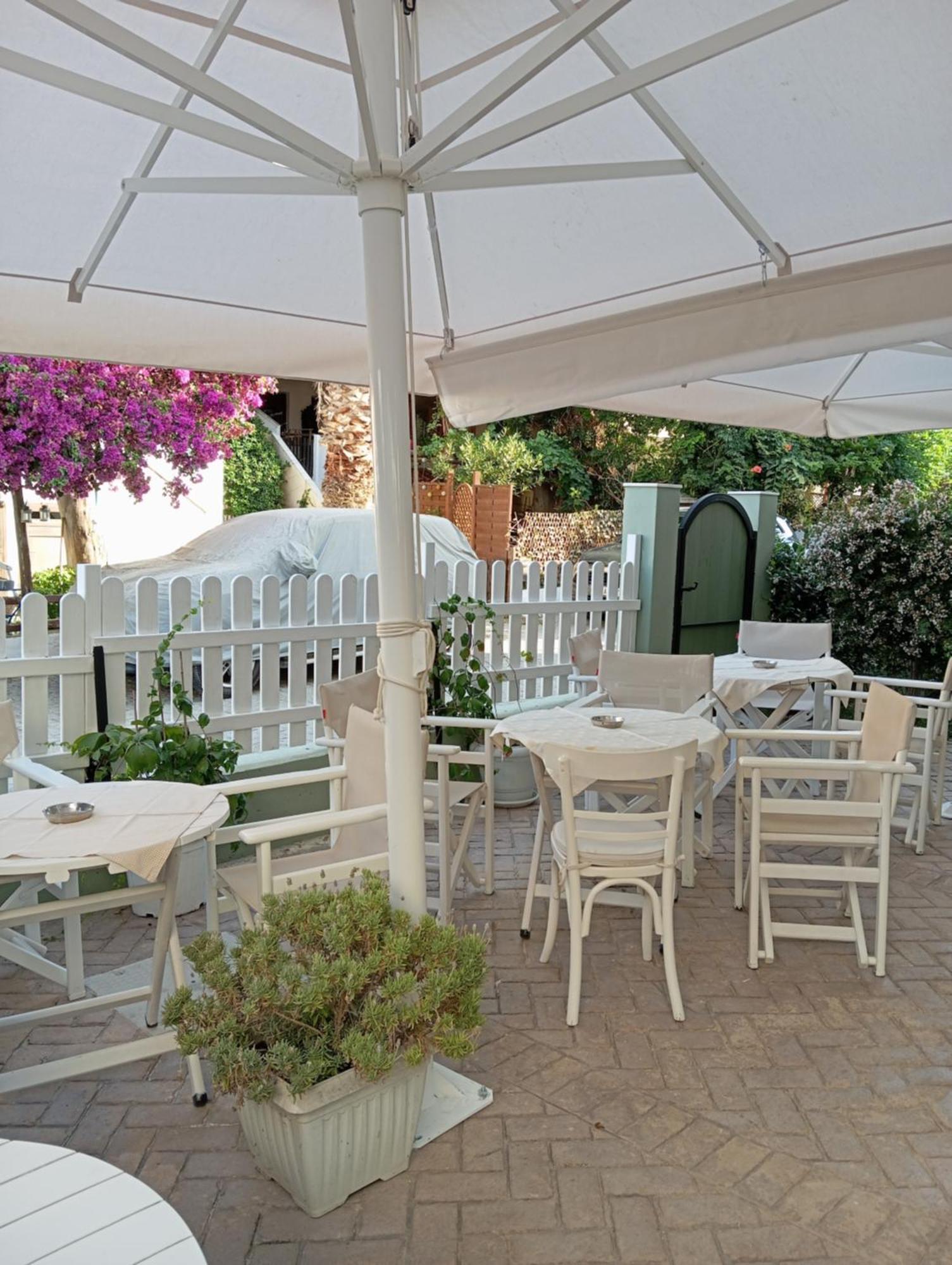 Nikos House Aparthotel Nikiti  Ngoại thất bức ảnh